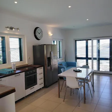 Apartment Karmelo