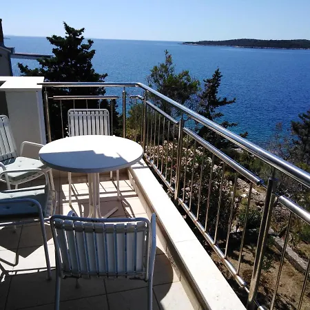 Apartment Karmelo