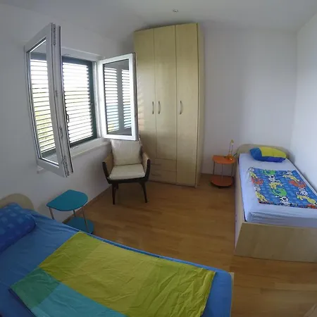 Apartment Karmelo